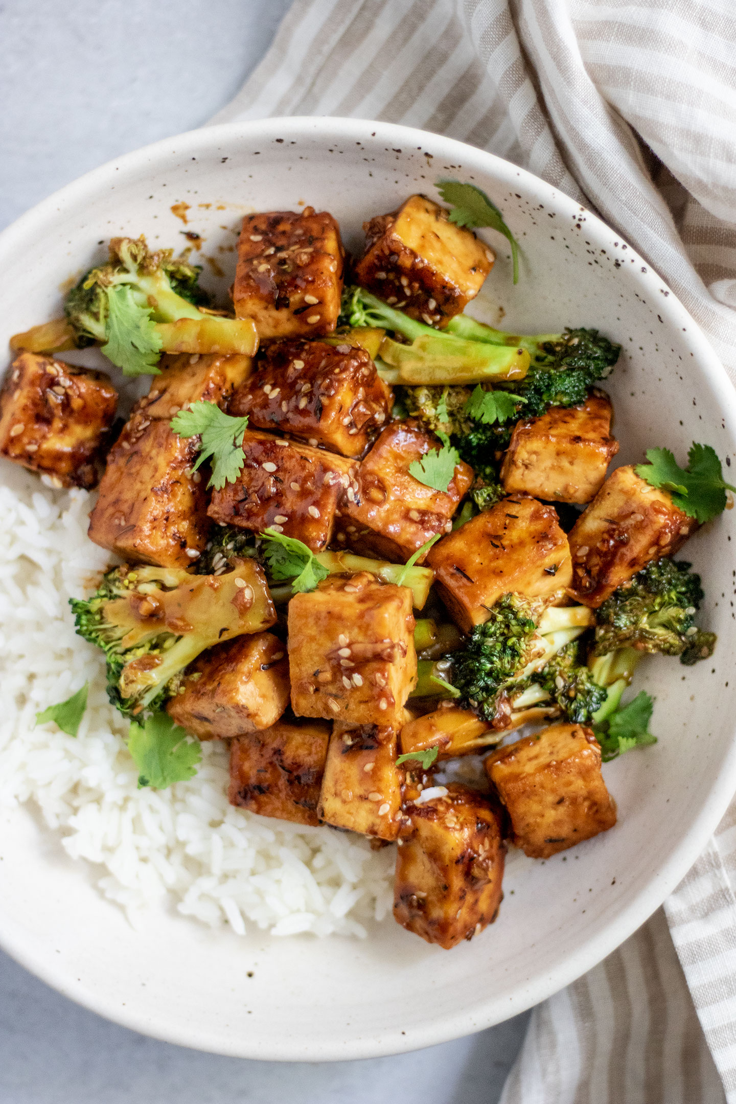 Stir-Fried Tofu and Broccoli with Garlic Sauce