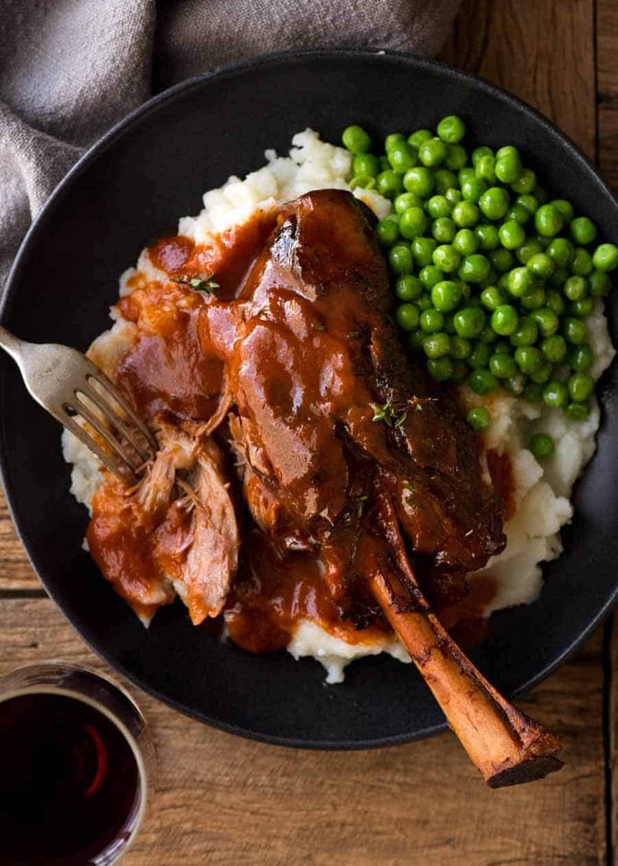Slow-Cooked Braised Lamb Shanks with Bitter Cocoa and Red Wine Sauce