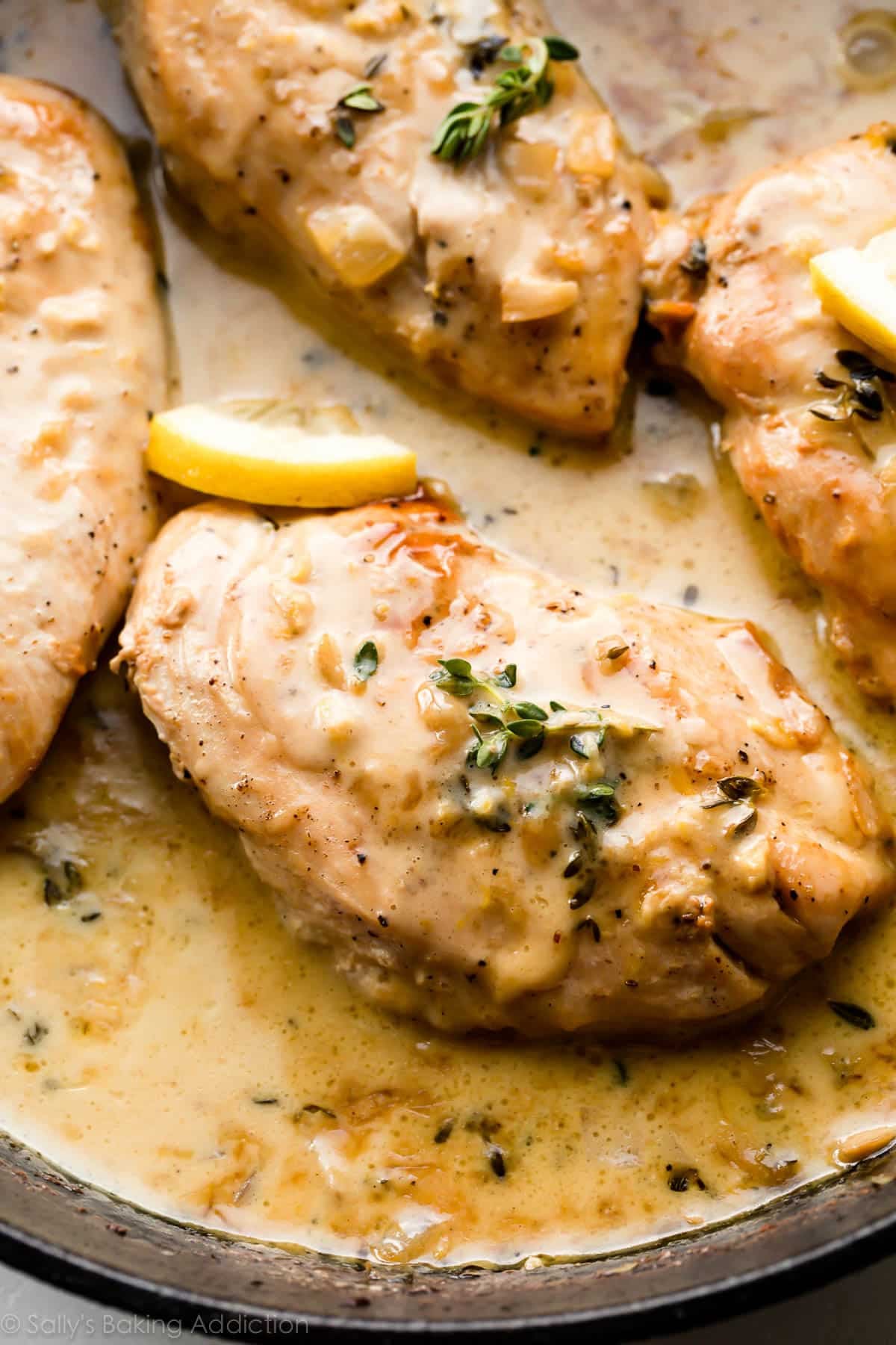 Pan-Seared Chicken with Tangy Lemon and Thyme Sauce