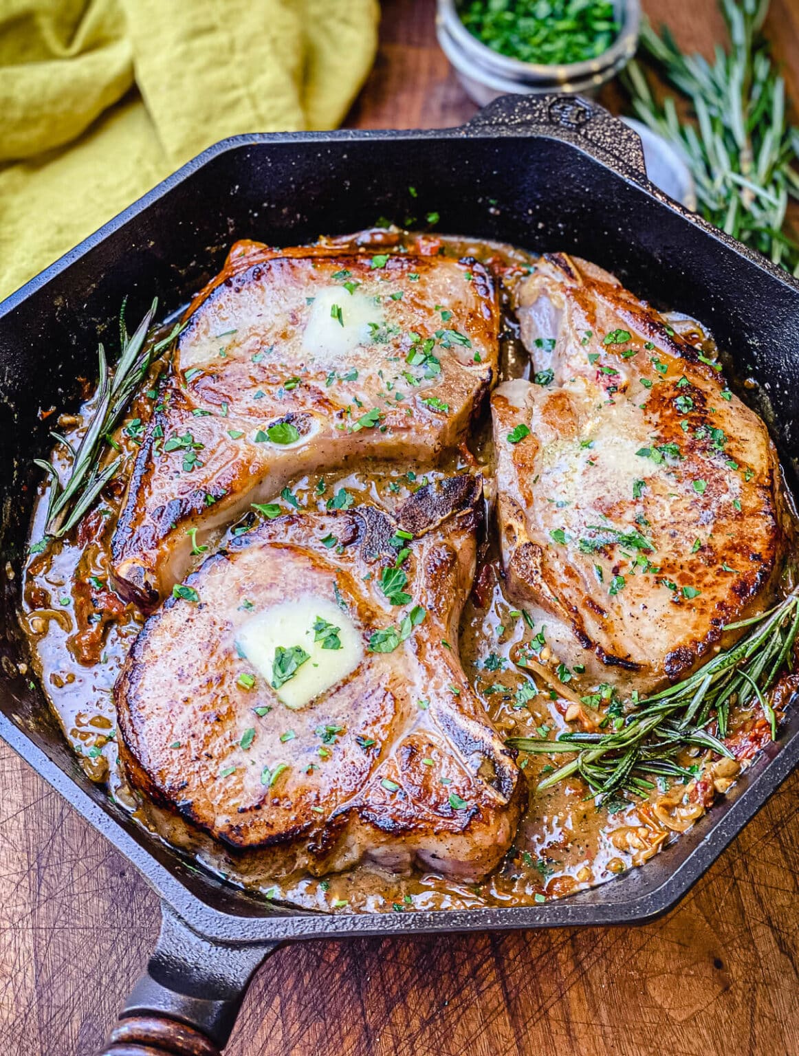 Pan-Seared Pork Chops with Herb Sauce