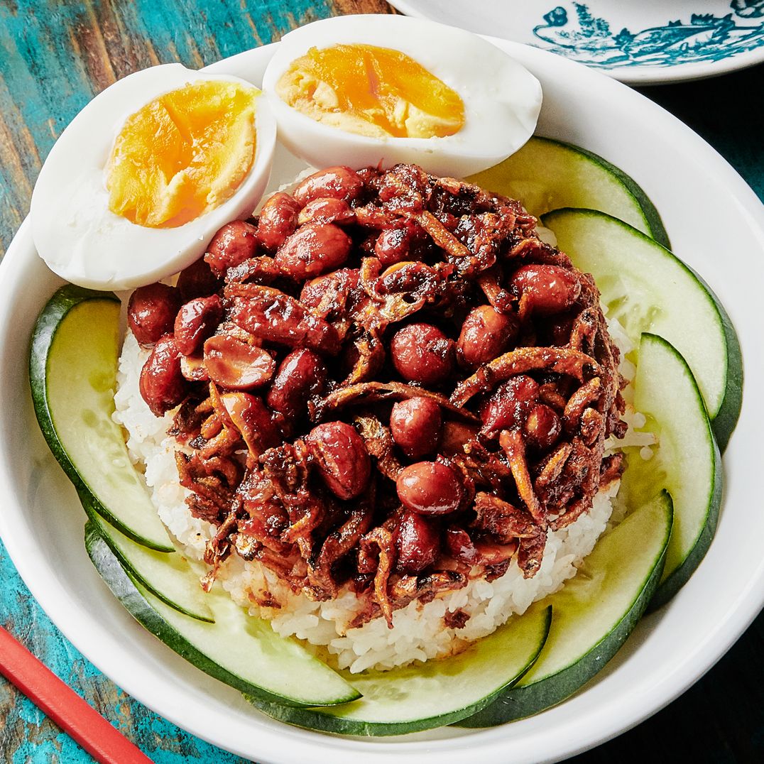 Surface-Inspired Layered Nasi Lemak with Spicy Sambal and Crispy Anchovies