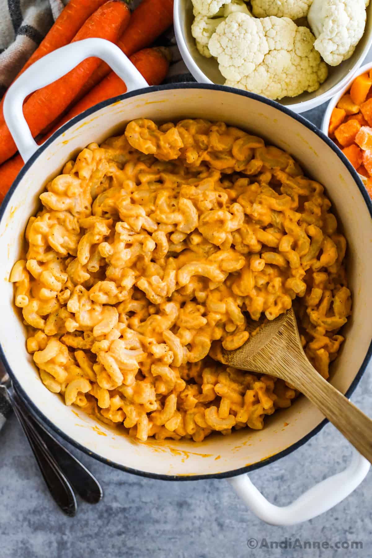 One-Pot Creamy Macaroni and Cheese with Hidden Veggies