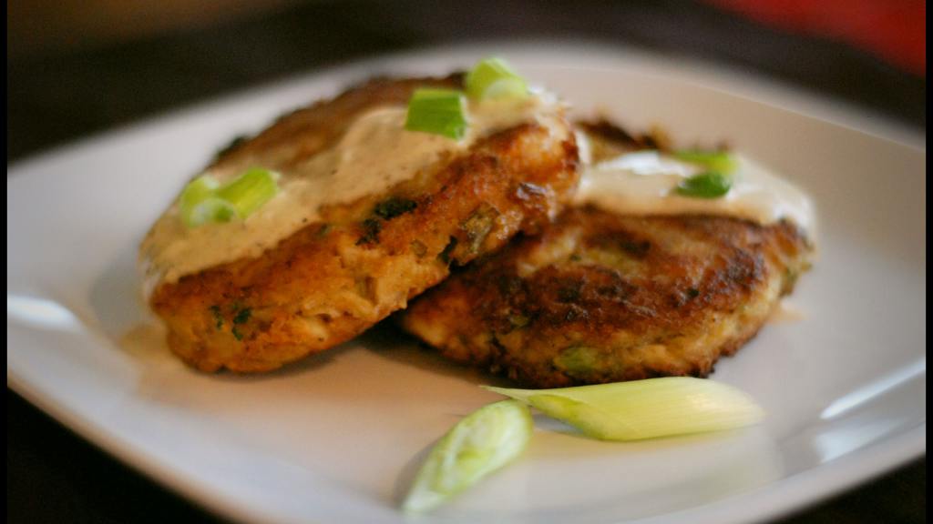 Seared King Crab Cakes with Lemon Aioli