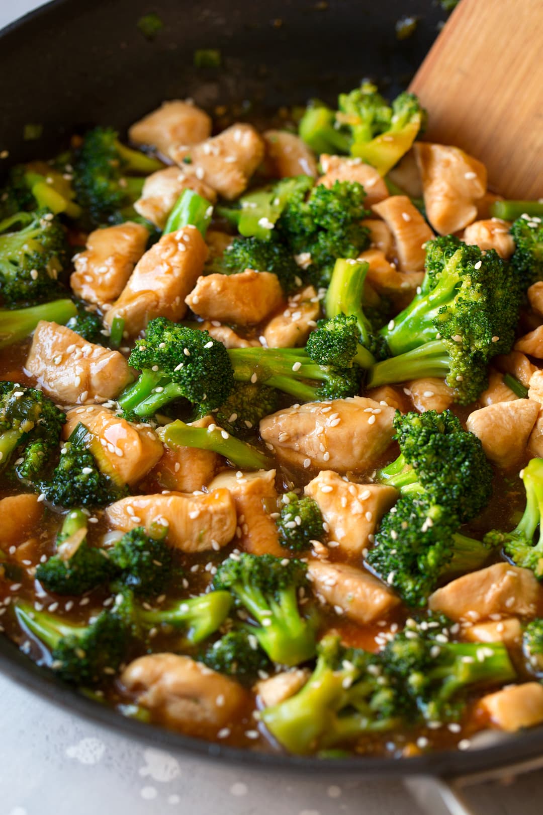 Stir-Fried Ginger Chicken with Broccoli and Bell Peppers