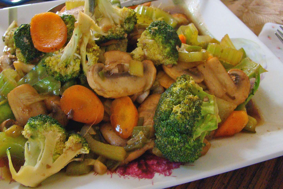 Stir-Fried Seasonal Vegetables with Garlic and Oyster Sauce