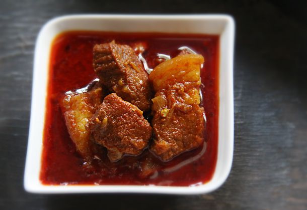 Slow-Simmered Goan Pork Vindaloo with Tamarind and Red Chilies