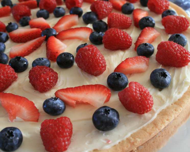 Mixed Berry Tart with Whipped Mascarpone Cream