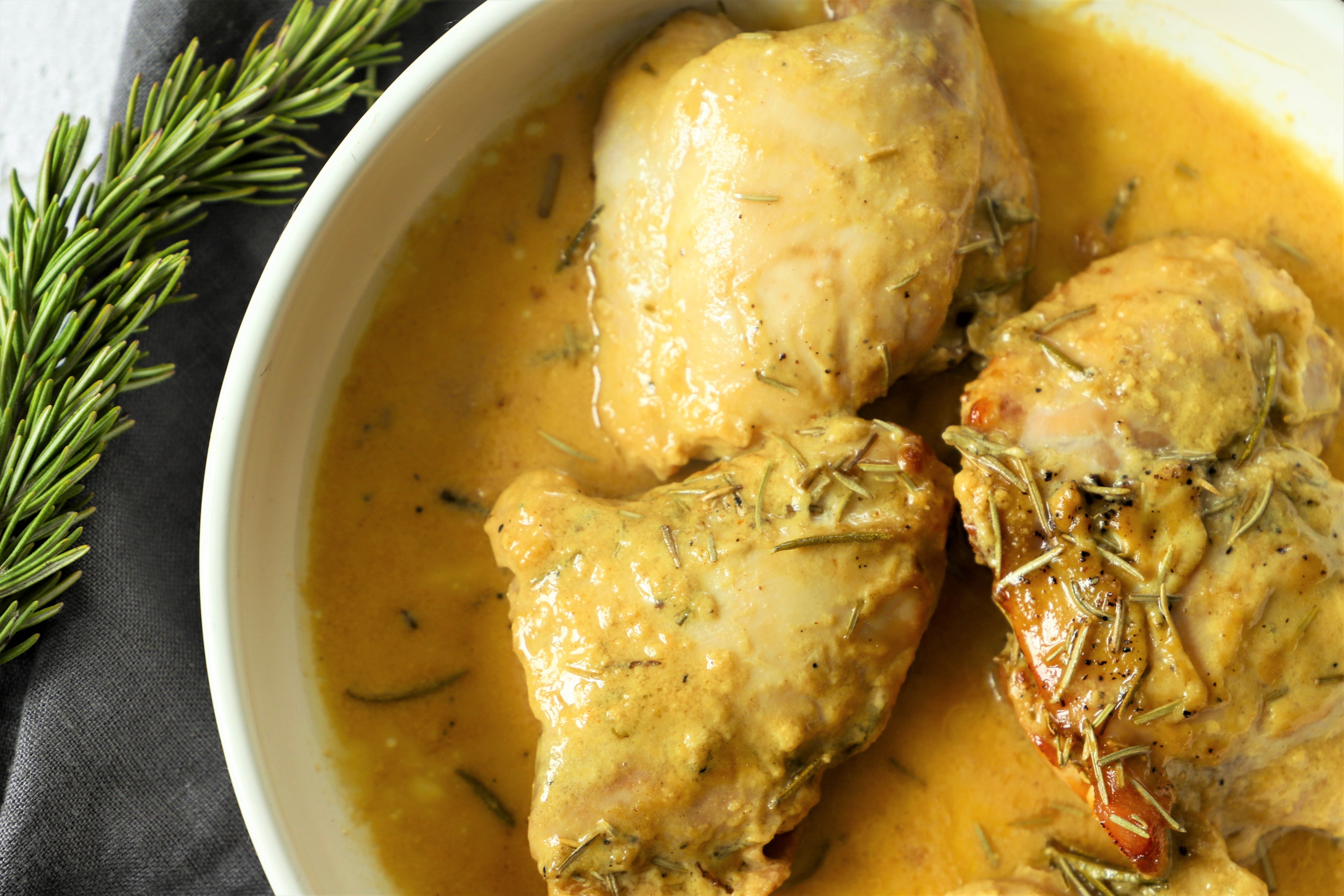 Slow Cooker Honey-Mustard Chicken with Apple Slices