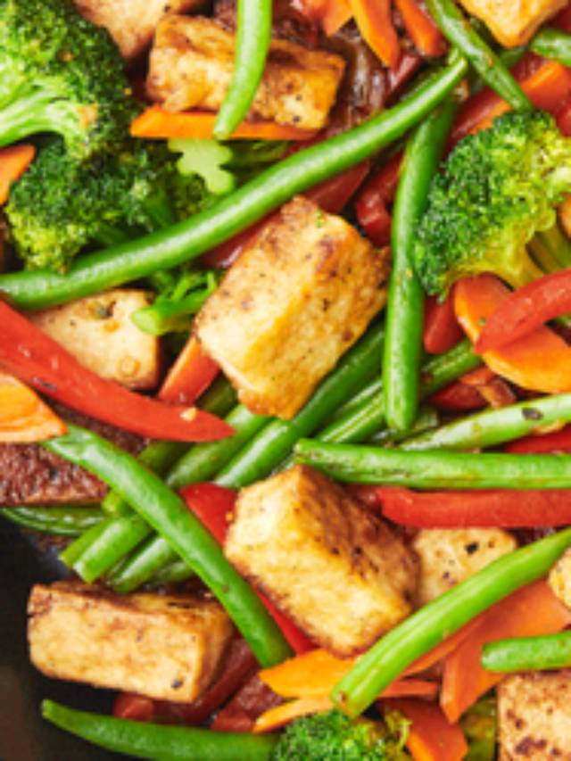 Real Asian Stir-Fry with Tofu and Vegetables