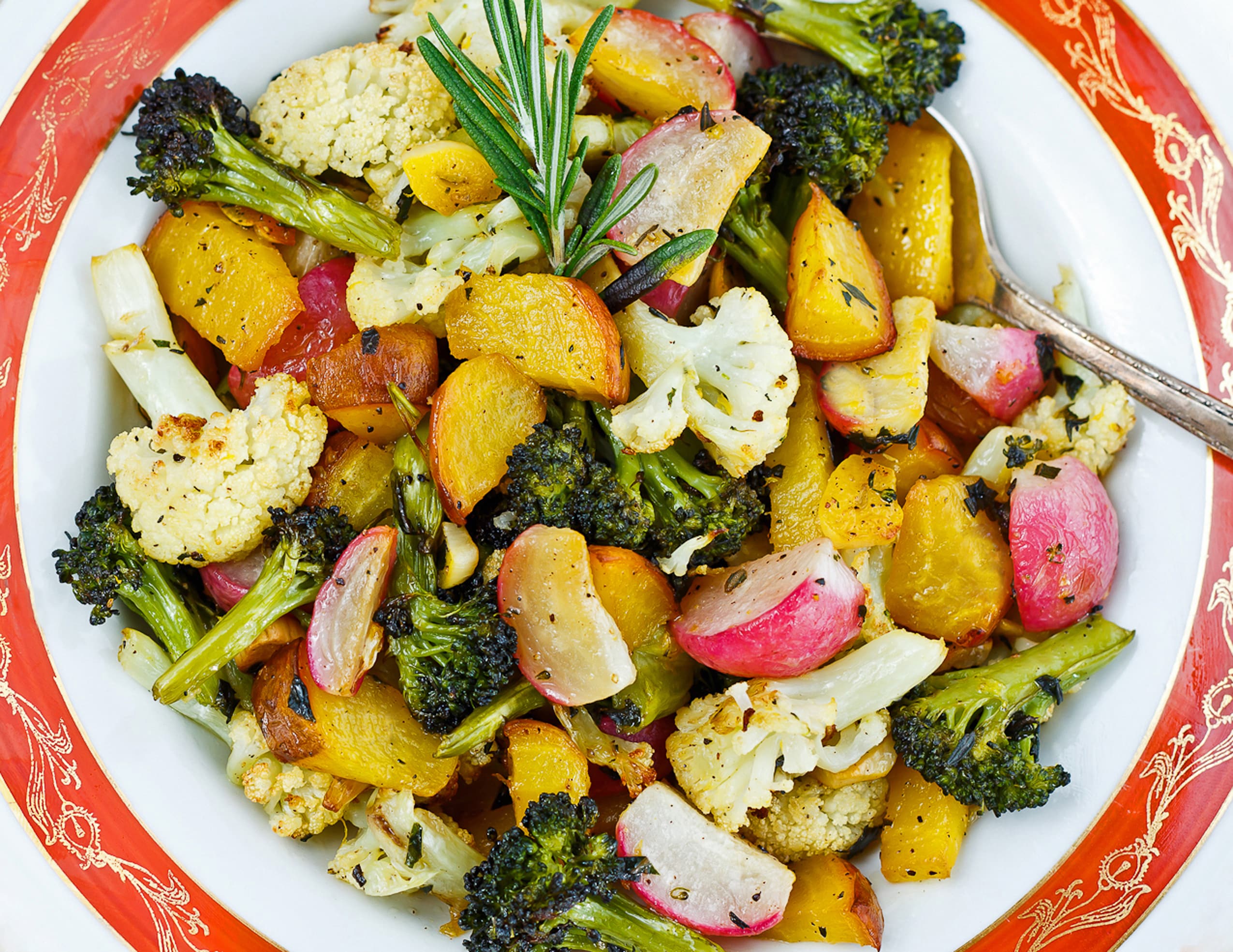 Rosemary-Thyme Roasted Vegetable Medley with Herb Crust