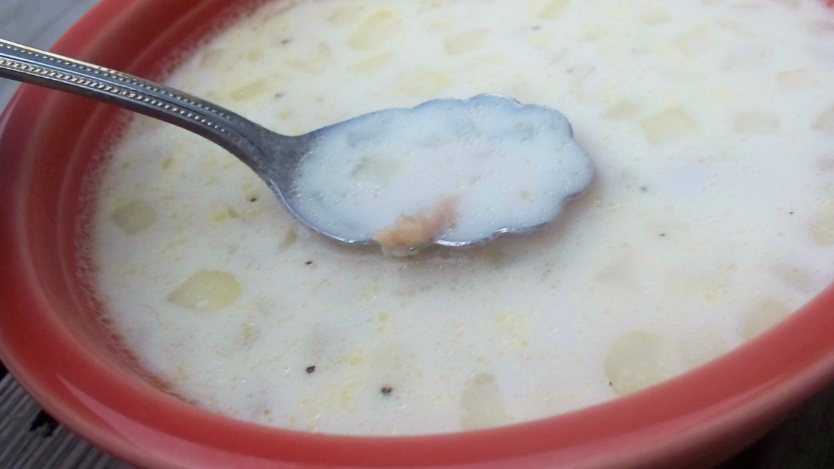 Chesapeake Bay Clam Chowder with Bacon