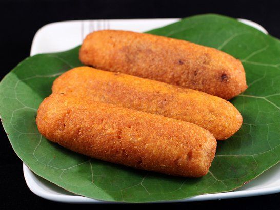 Alcapurrias de Cangrejo con Salsa de Pimiento