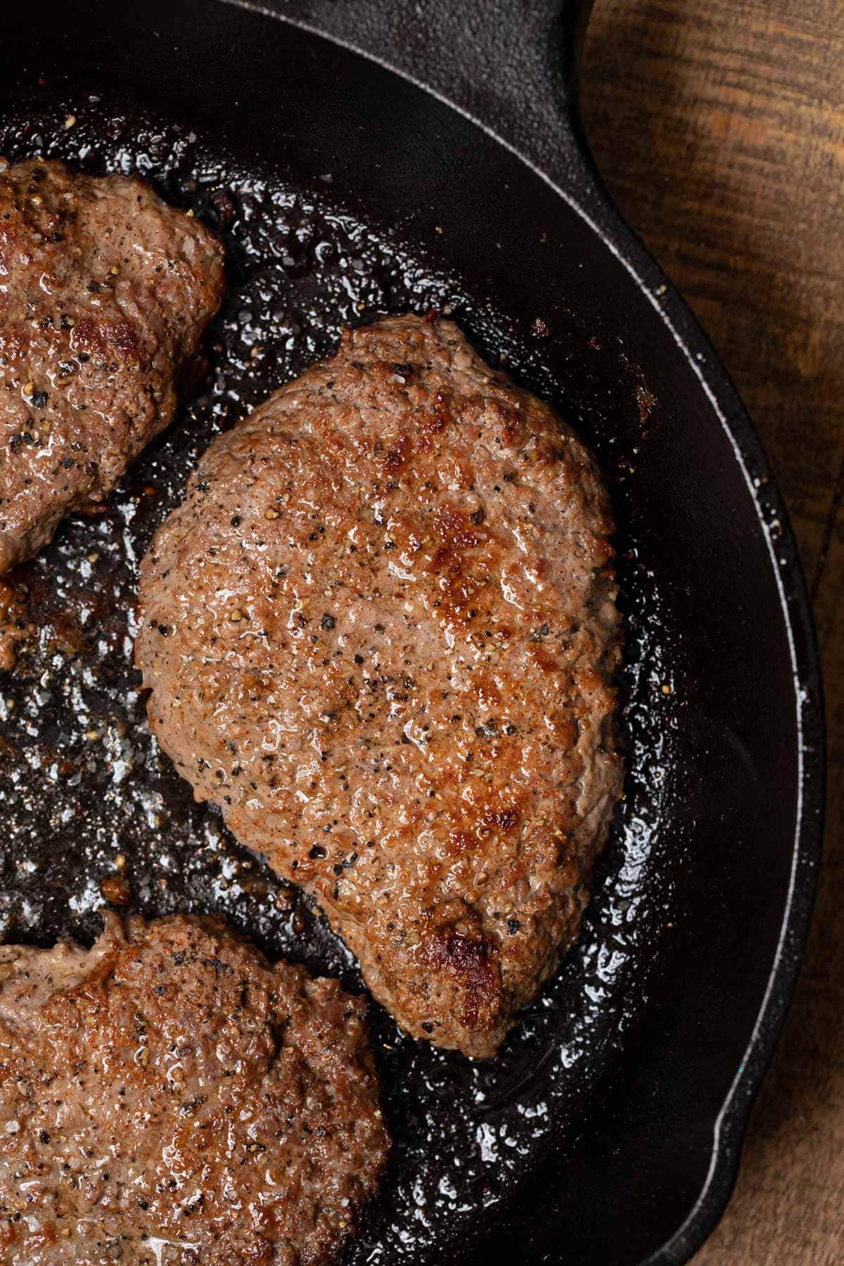 Tender Pan-Seared Cube Steak with Mushrooms