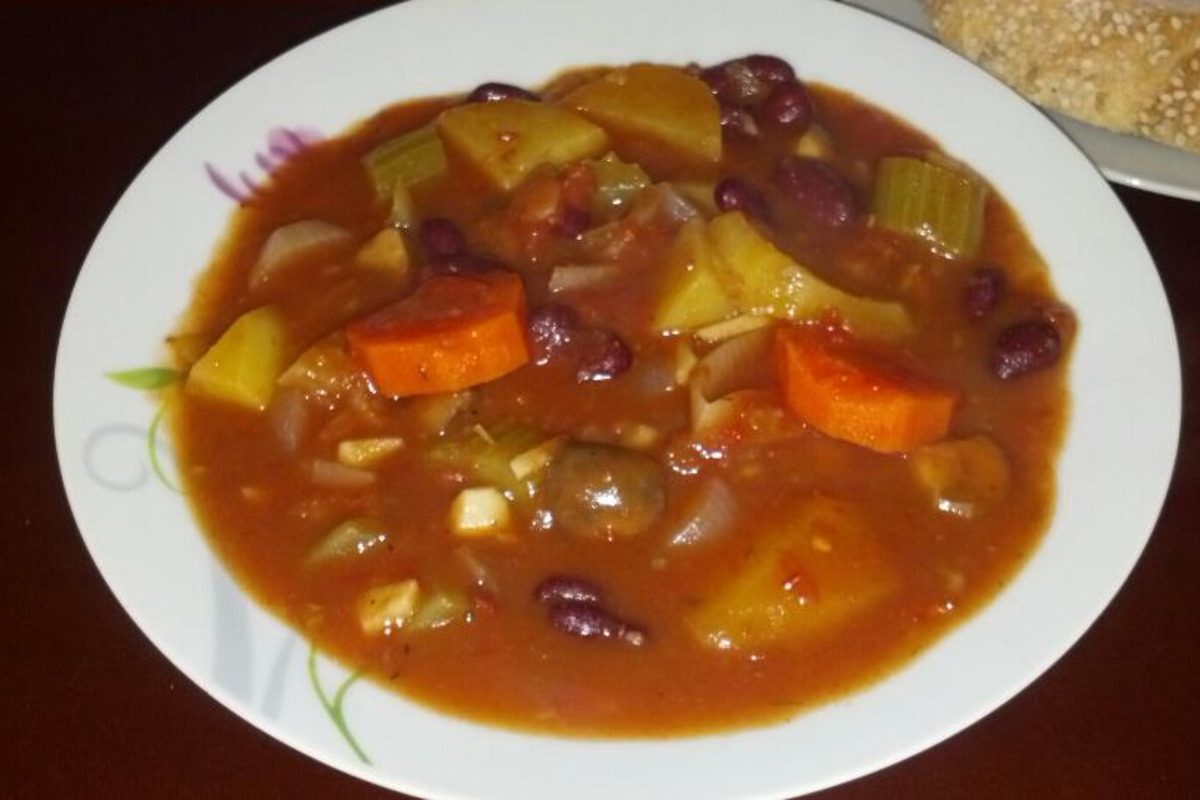 Hearty Tomato & Vegetable Stew with Herbed Croutons