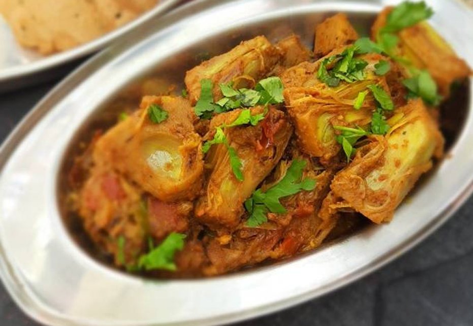 Curried Jackfruit 'Goat' Curry with Flatbread