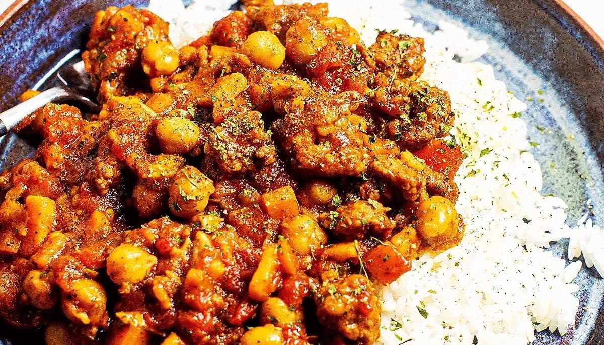 Spanish-Style Chickpea and Sausage Stew