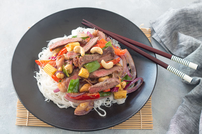 Asian Beef Stir-Fry with Cashew Nuts
