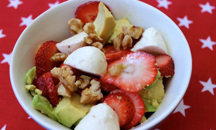 Avocado-Walnut Salad