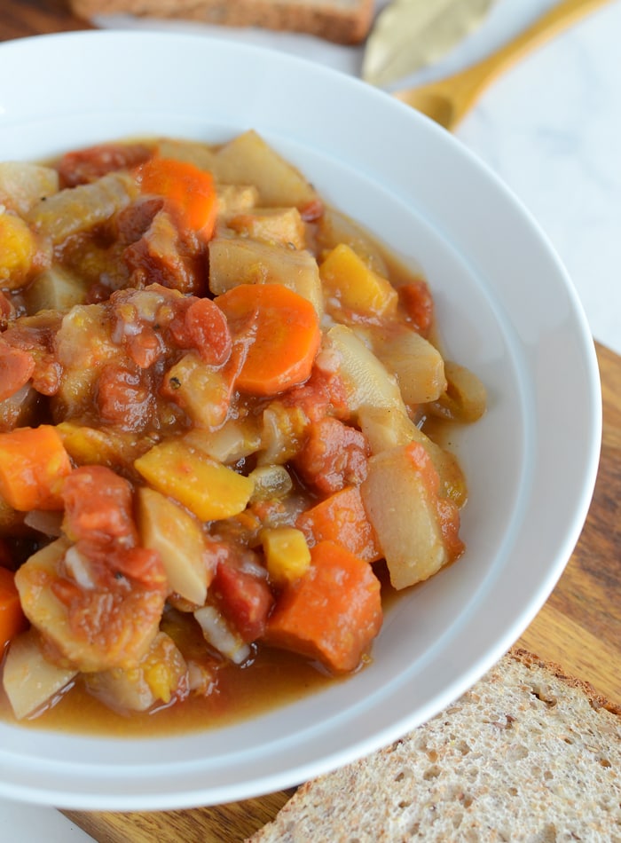 Herb-Infused Slow Cooker Chicken and Vegetable Stew