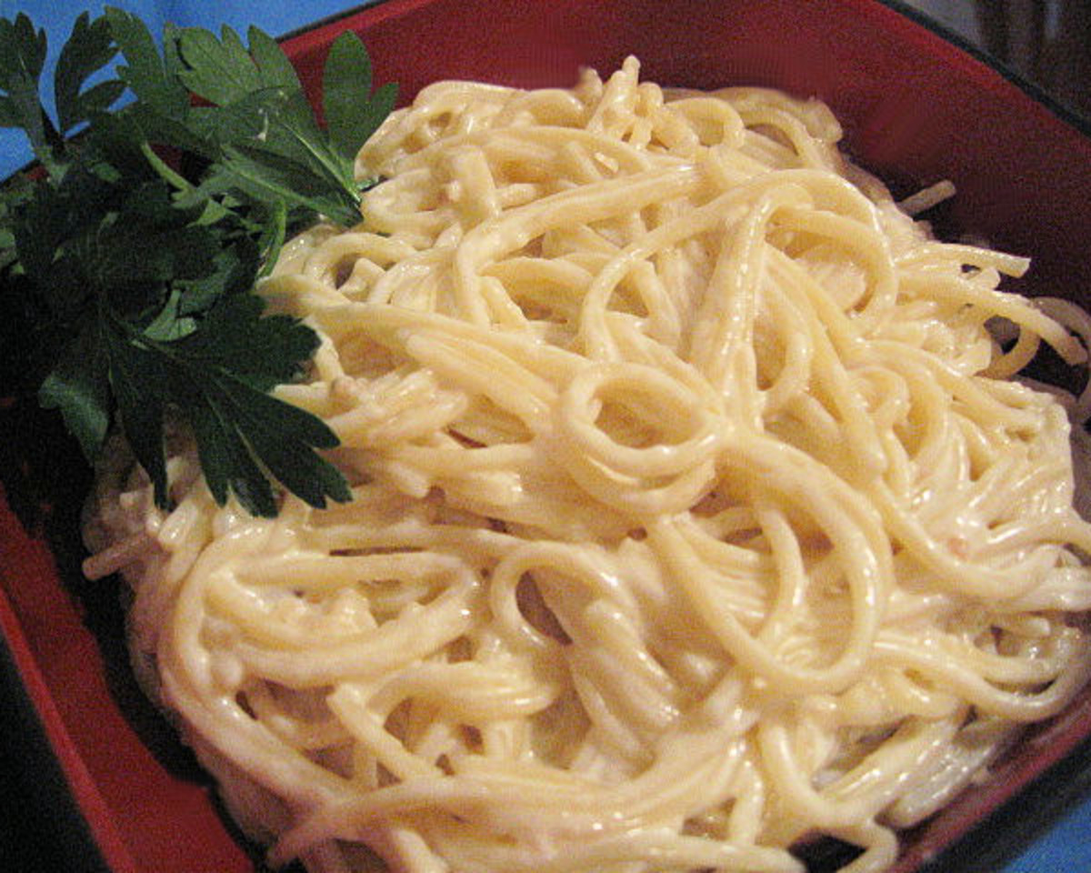 Hidden Ingredient Creamy Garlic Pasta