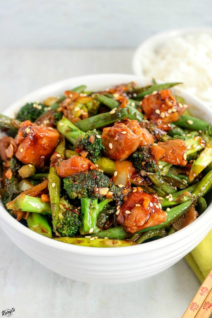 Ginger Chicken and Vegetable Stir-Fry with Coconut Aminos