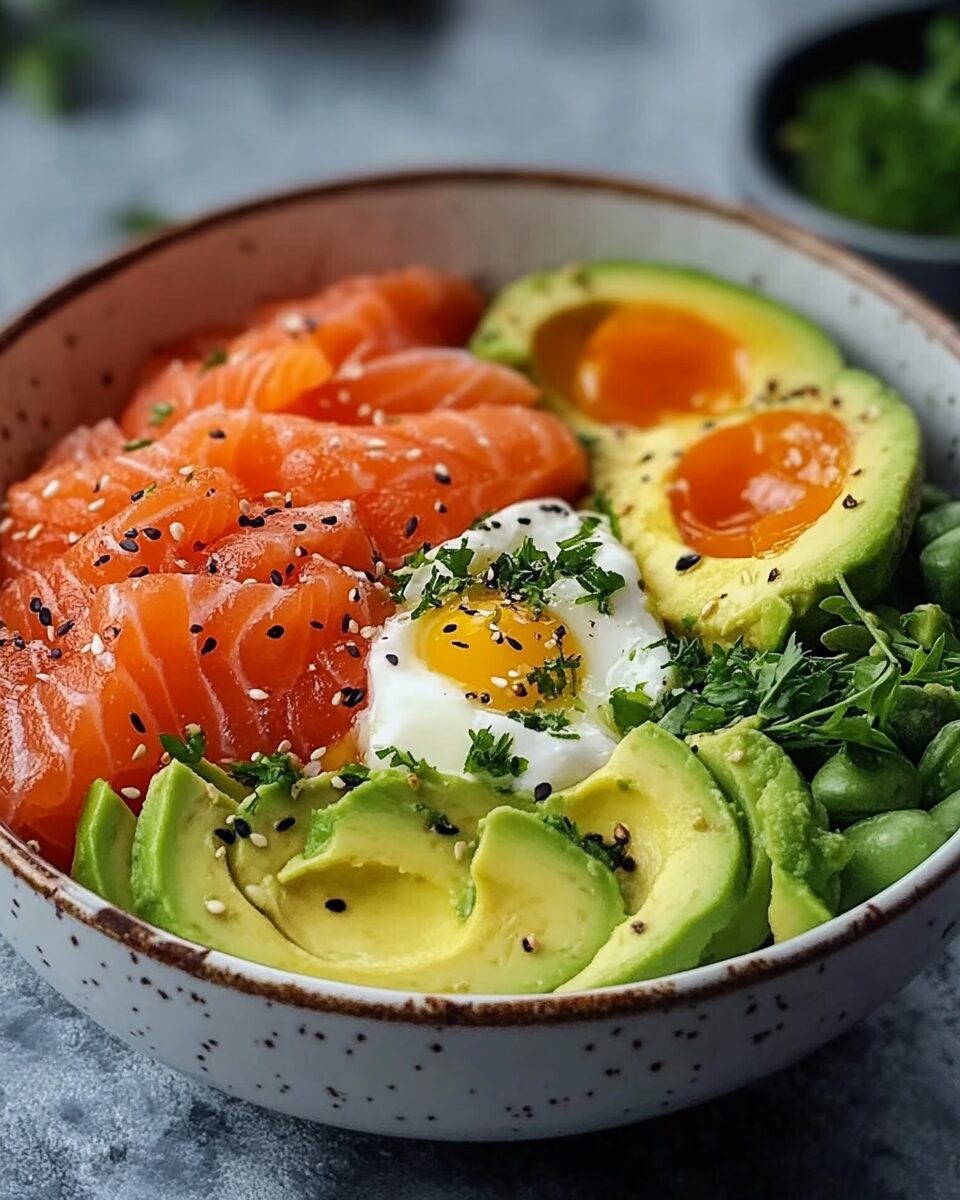 Migraine-Relief Avocado & Smoked Salmon Bowl