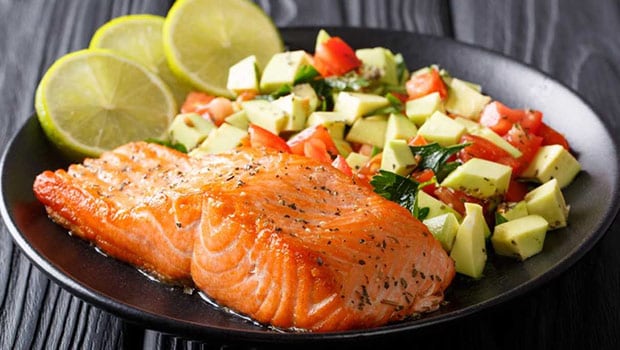 Skin-Healthy Avocado & Smoked Salmon Salad