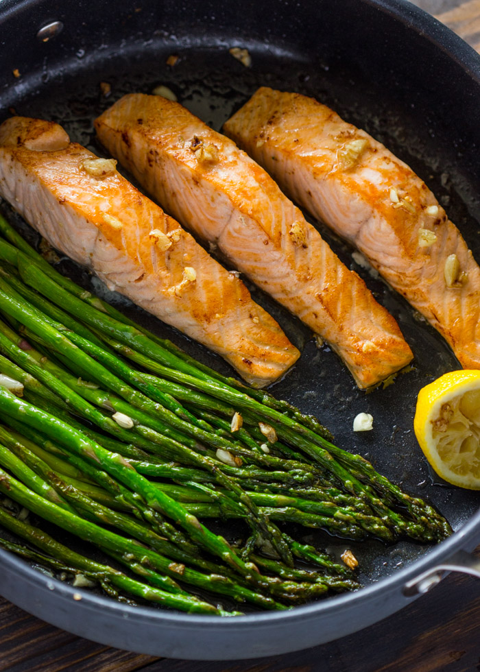 Migraine-Relief Salmon with Crispy Asparagus