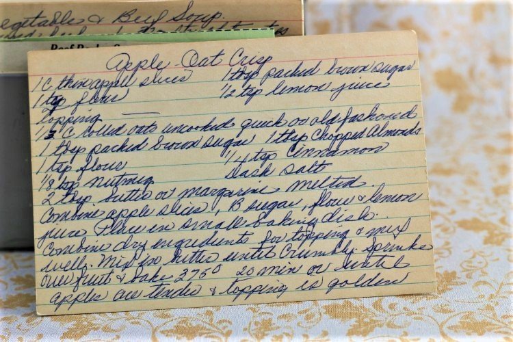Vintage Estate Apple Crisp with Oat Topping