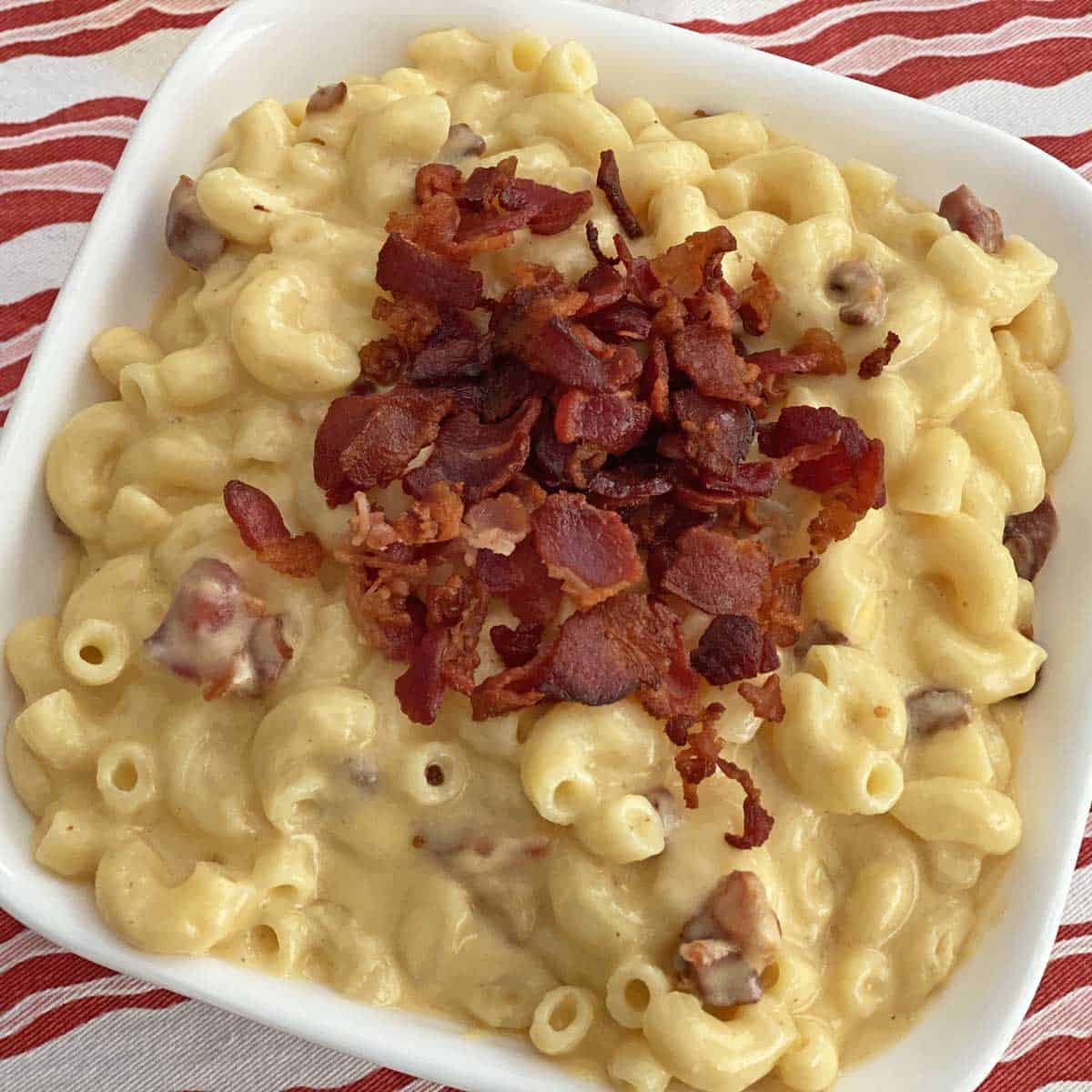 Classic Mac and Cheese with Bacon Crust