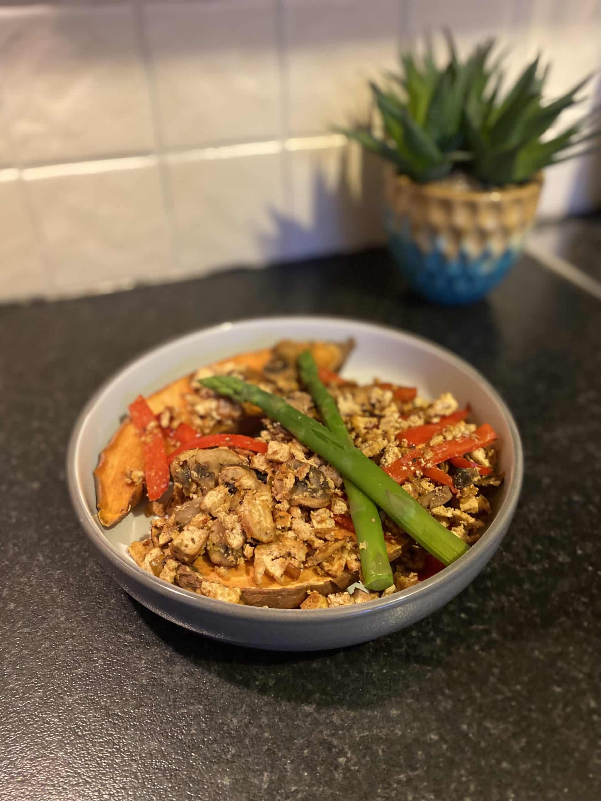 Smoky Nutritional Yeast Tofu Scramble