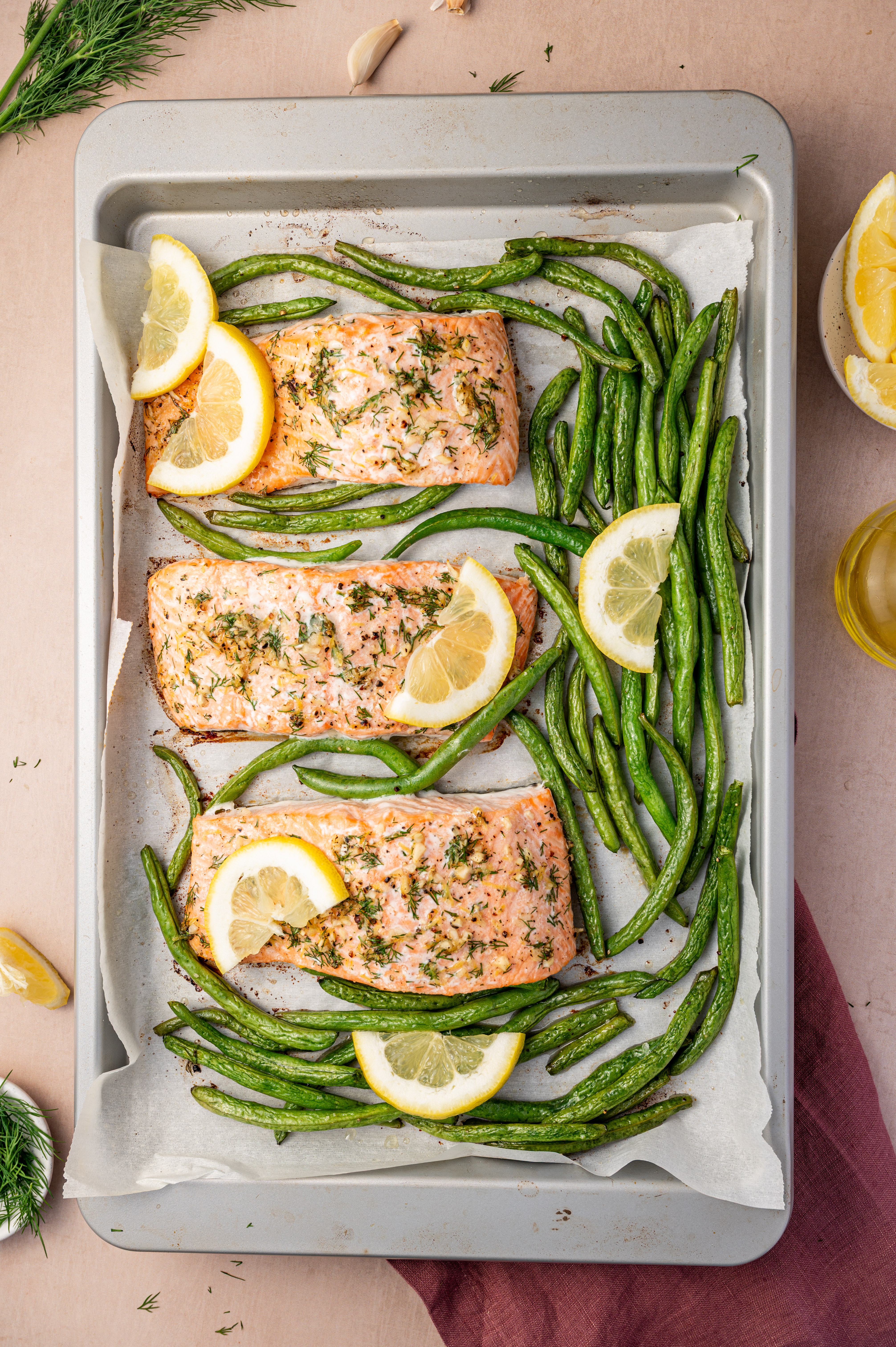 Crispy Lemon-Dill Baked Salmon with Green Beans