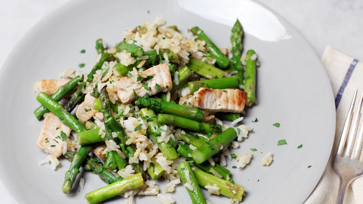 Perfect Pair Lemon-Dill Chicken with Asparagus