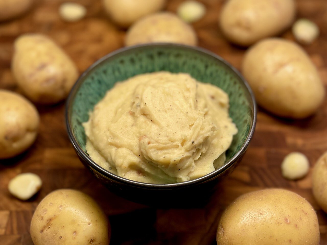Brown's Buttery Garlic Mashed Potatoes