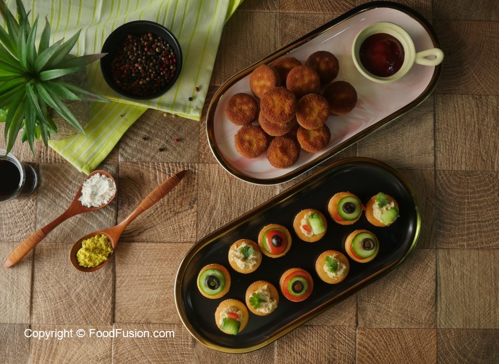 Ring of Cheesy Herb Bites