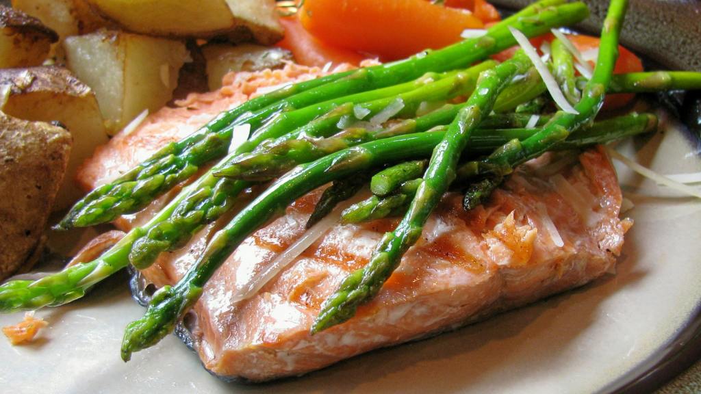 Garlic Herb Butter Grilled Salmon with Asparagus