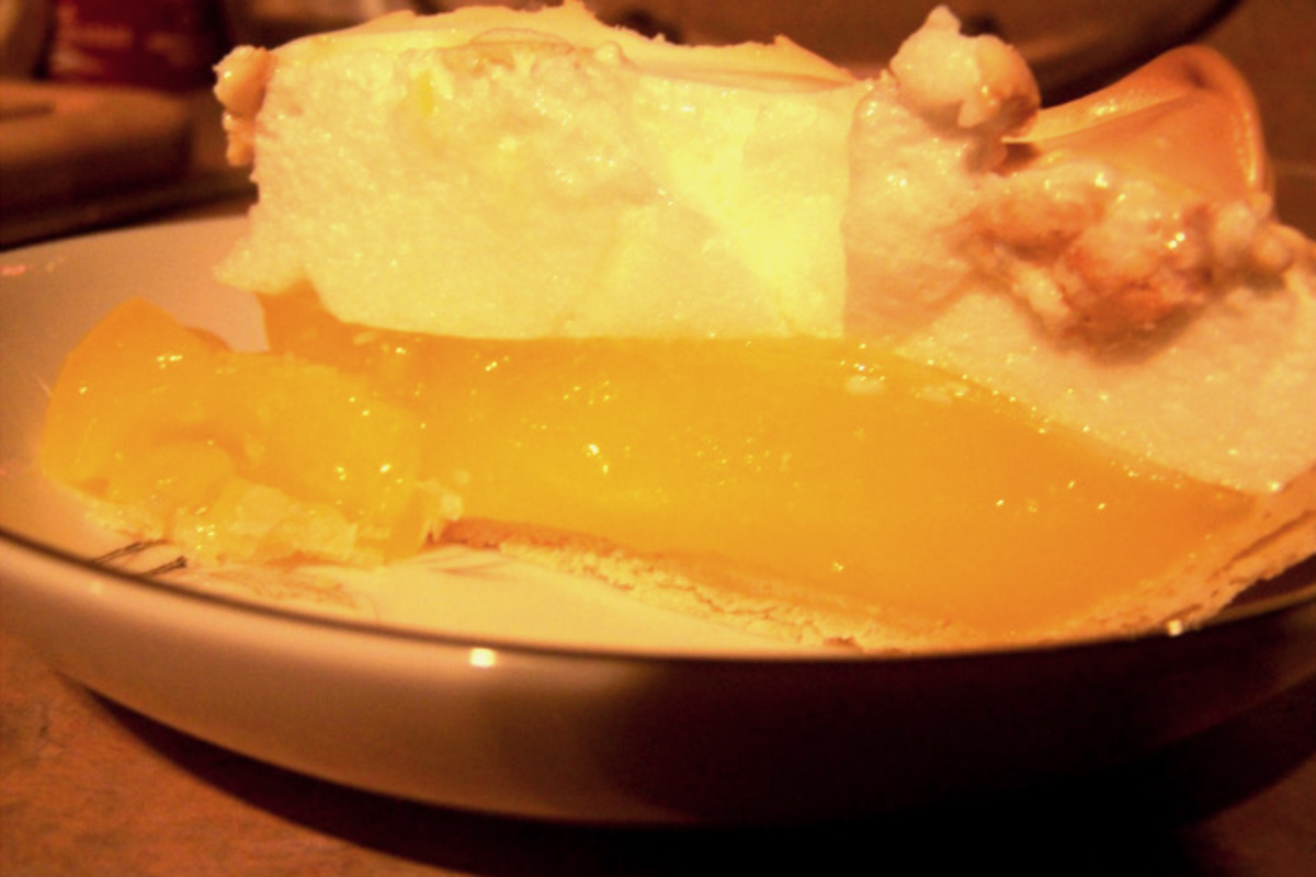 Vintage Fresh Lemon Meringue Pie