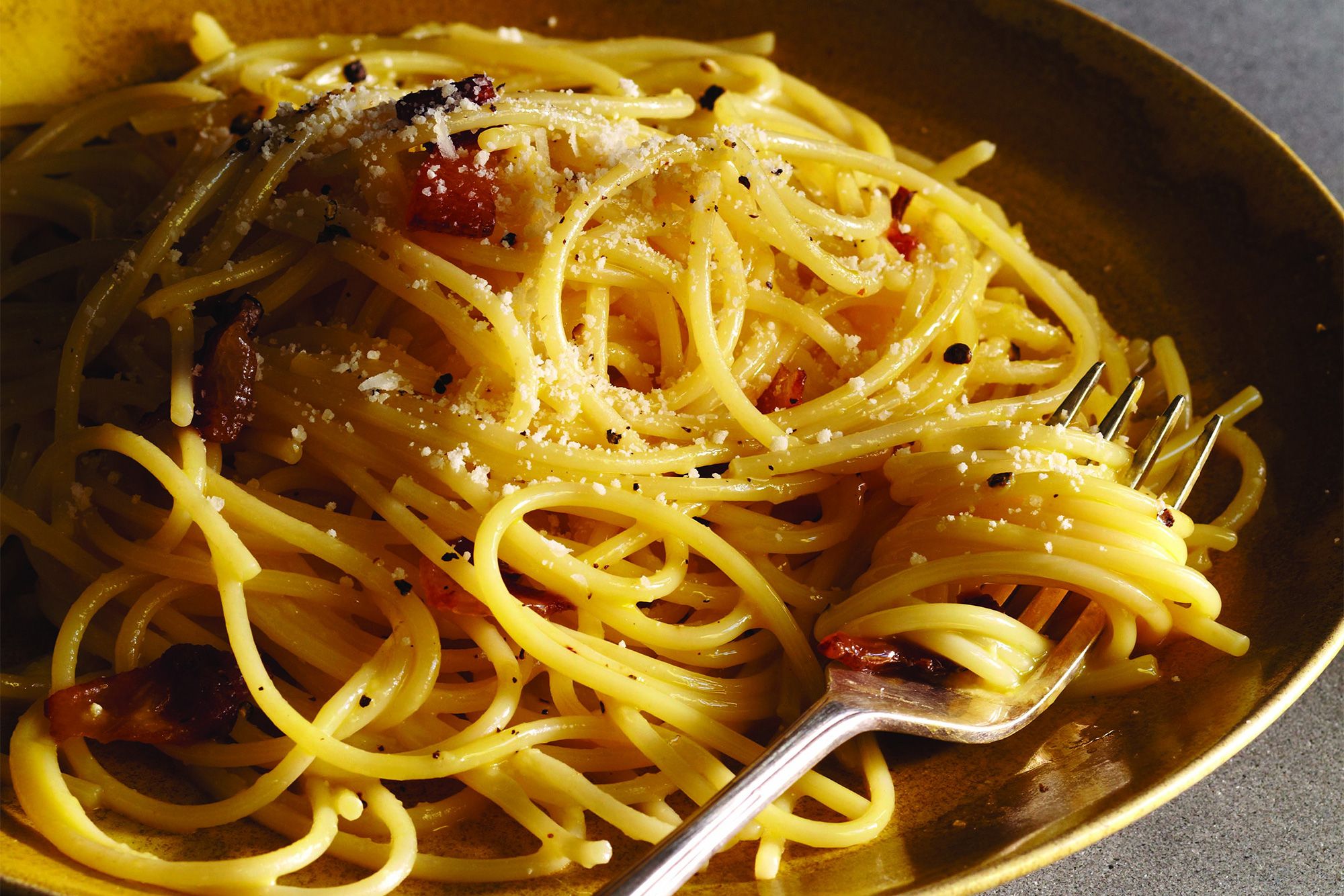 Roman-Style Spaghetti alla Carbonara with Guanciale