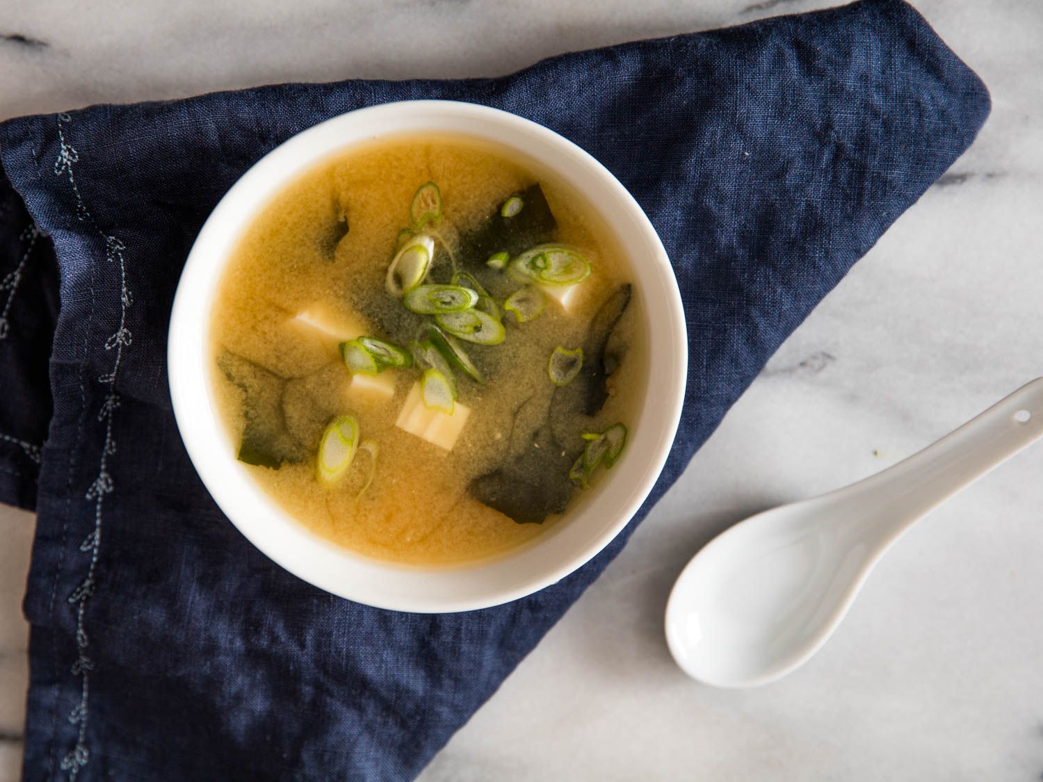 Low-Sodium Miso Soup with Tofu