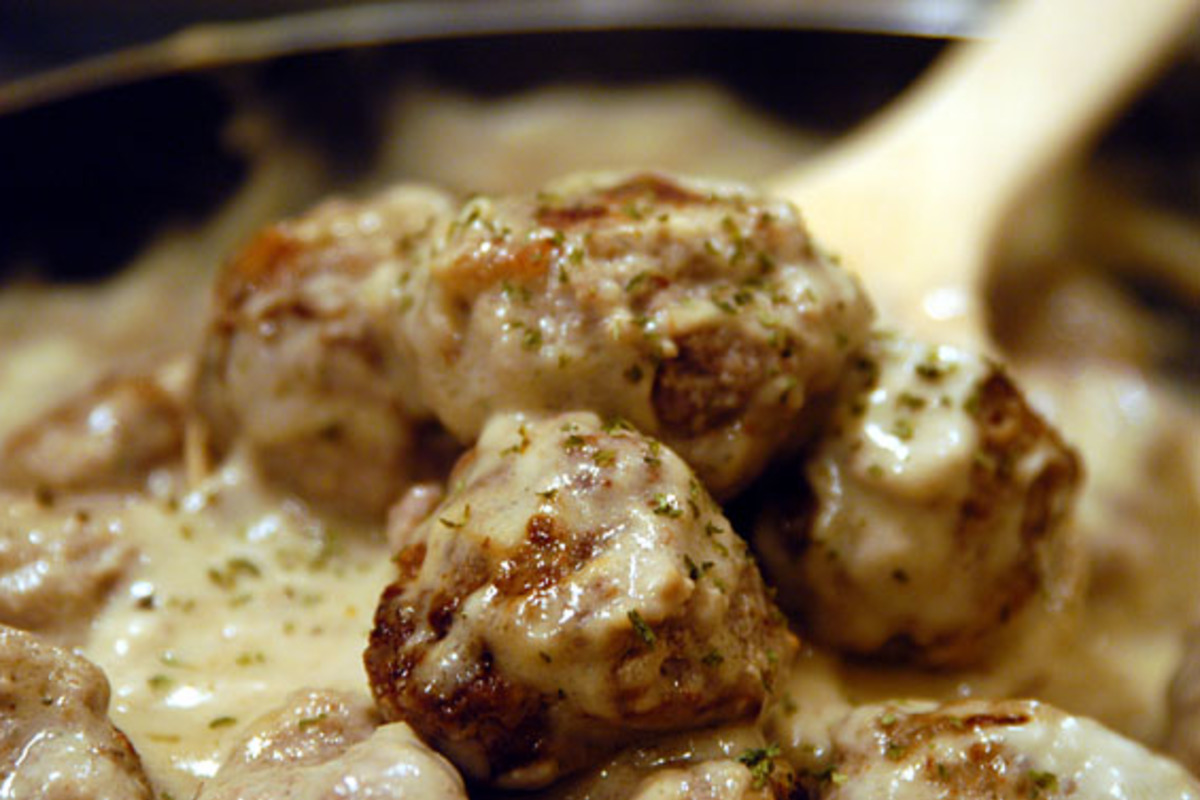 Half and Half Beef-Mushroom Meatballs