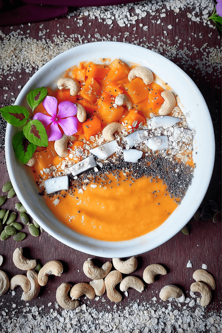 Fresh Berry and Mango Smoothie Bowl
