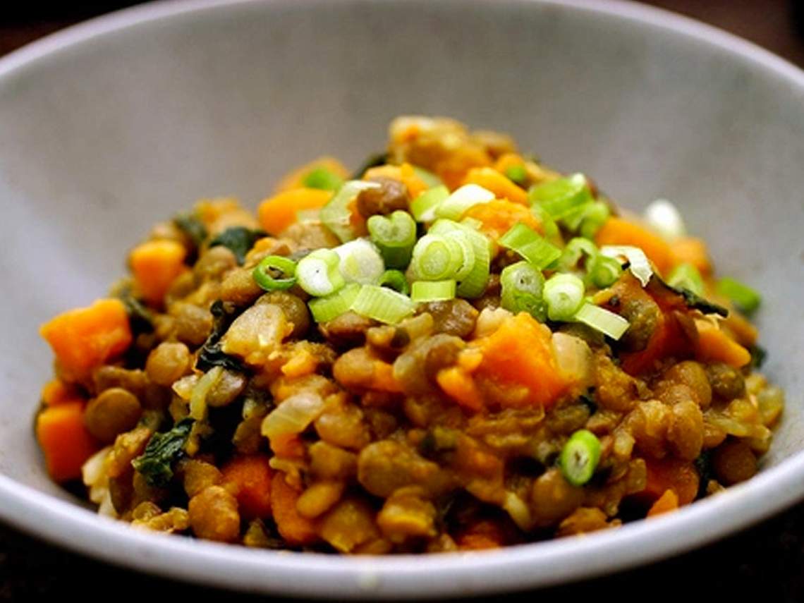 Turmeric-Spiced Sweet Potato & Lentil Bowl