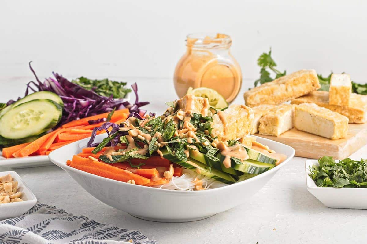 Creamy Avocado-Peanut Noodles with Tofu