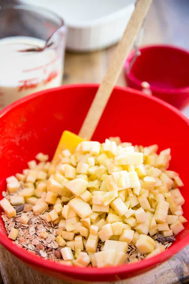 Cinnamon-Baked Apple & Pecan Oatmeal Bowl
