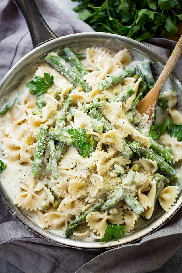 Creamy Lemon-Herb Pasta with Asparagus