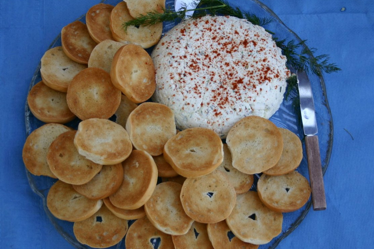 St. Patrick's Day Green Herb Cheese Spread