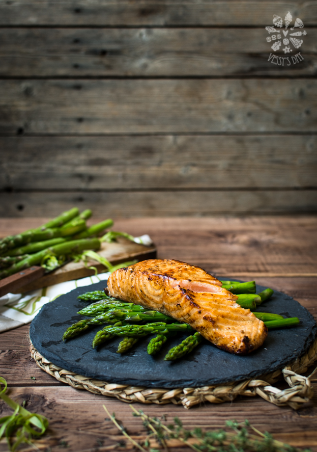 Best Pan-Seared Salmon with Asparagus