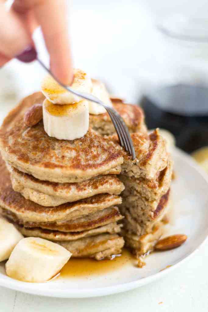 One-Pan Banana Oatmeal Pancakes