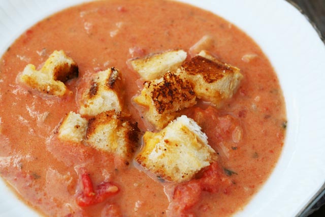 Grandma's Best Tomato Soup with Crispy Garlic Croutons