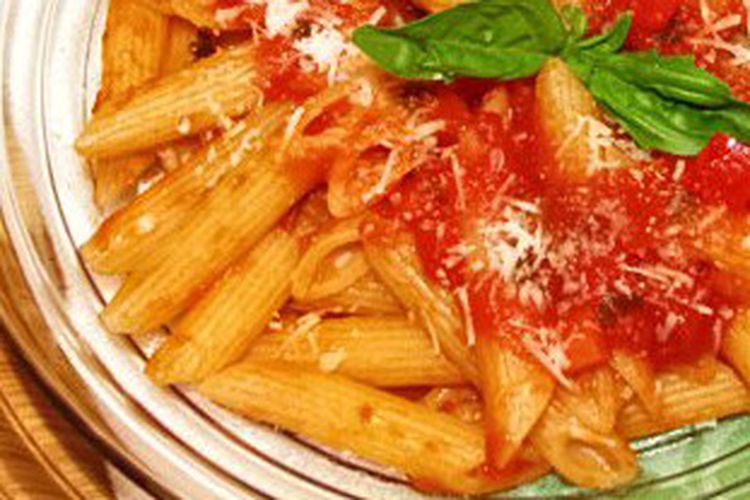 Penne with Tomato Basil Sauce
